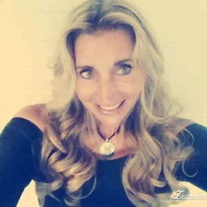 Meet your Posher, Debbie